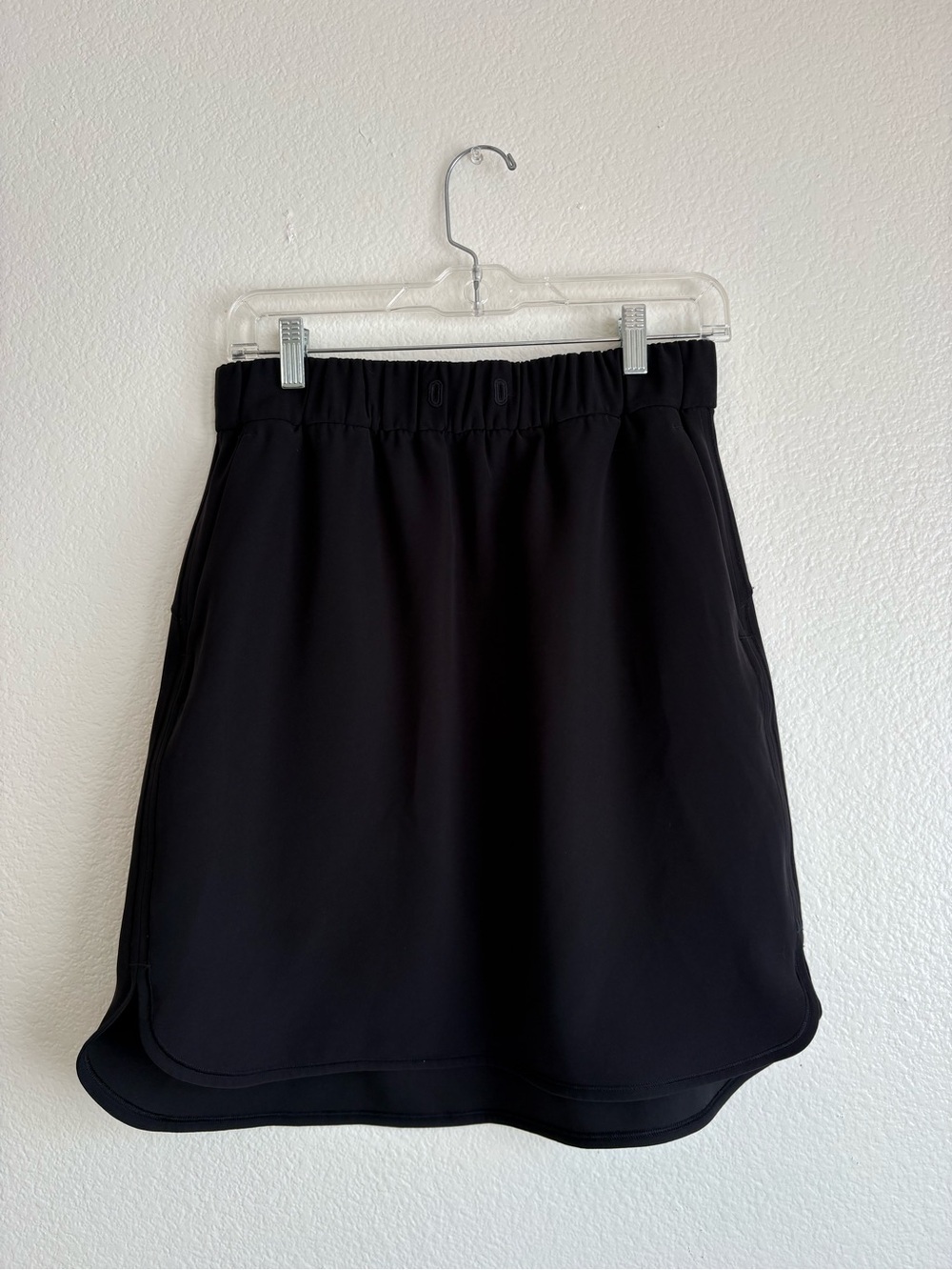 lululemon athletica women’s Black Midi Skirt